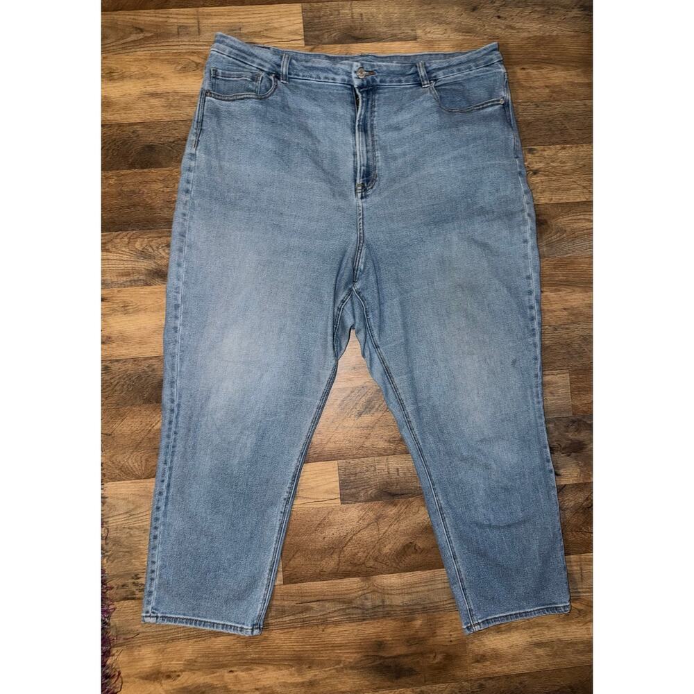 American Eagle women’s stretch curvy mom blue jeans